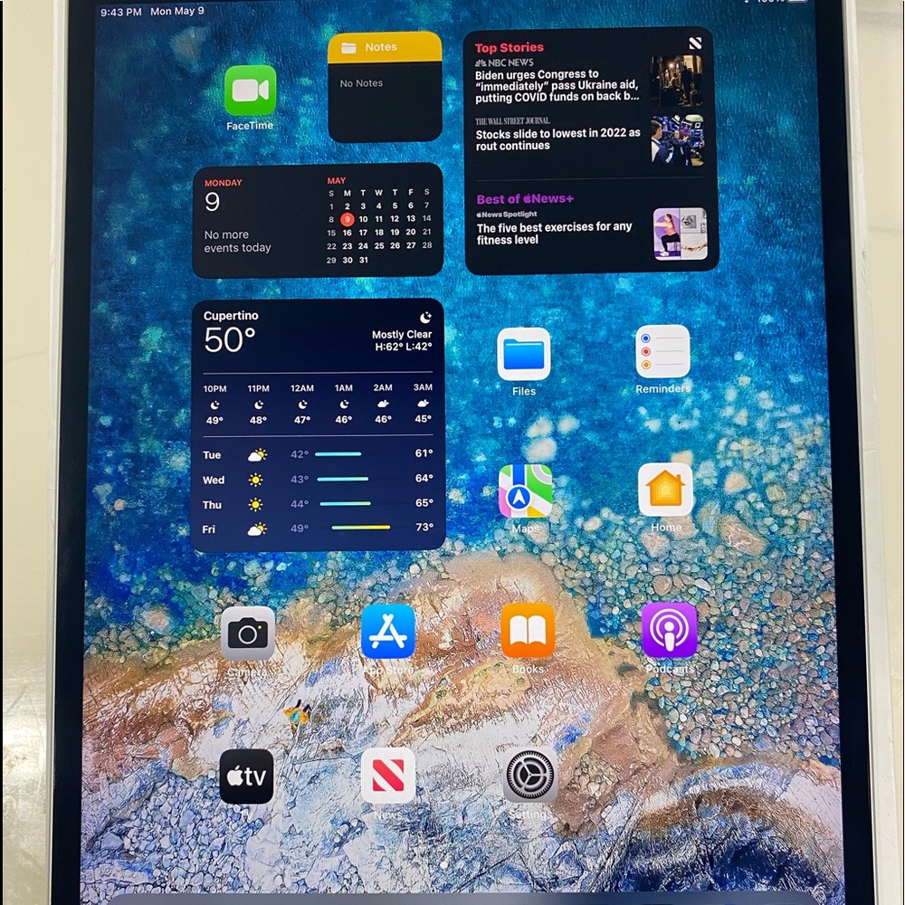 ipad Pro 10.5 inch 64GB WIFI+Cellular No Cracks or Scratches With Box!